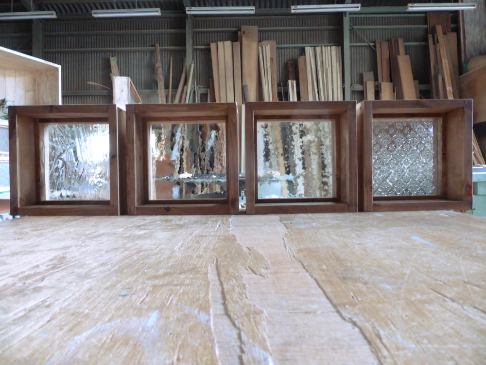 木製室内窓（FIX窓・オーダー）/左から、泡入りガラス・アーティスタガラス・気泡ガラス・フローラガラス（内側正面）